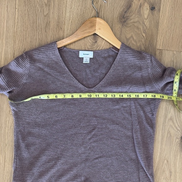 🌸 Old Navy Mauve Long Sleeve V-Neck Tee
Size Small - Picture 6 of 7
